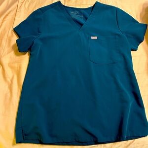 Figs large scrub set